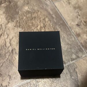 Daniel Wellington Black and Gold Gift Box